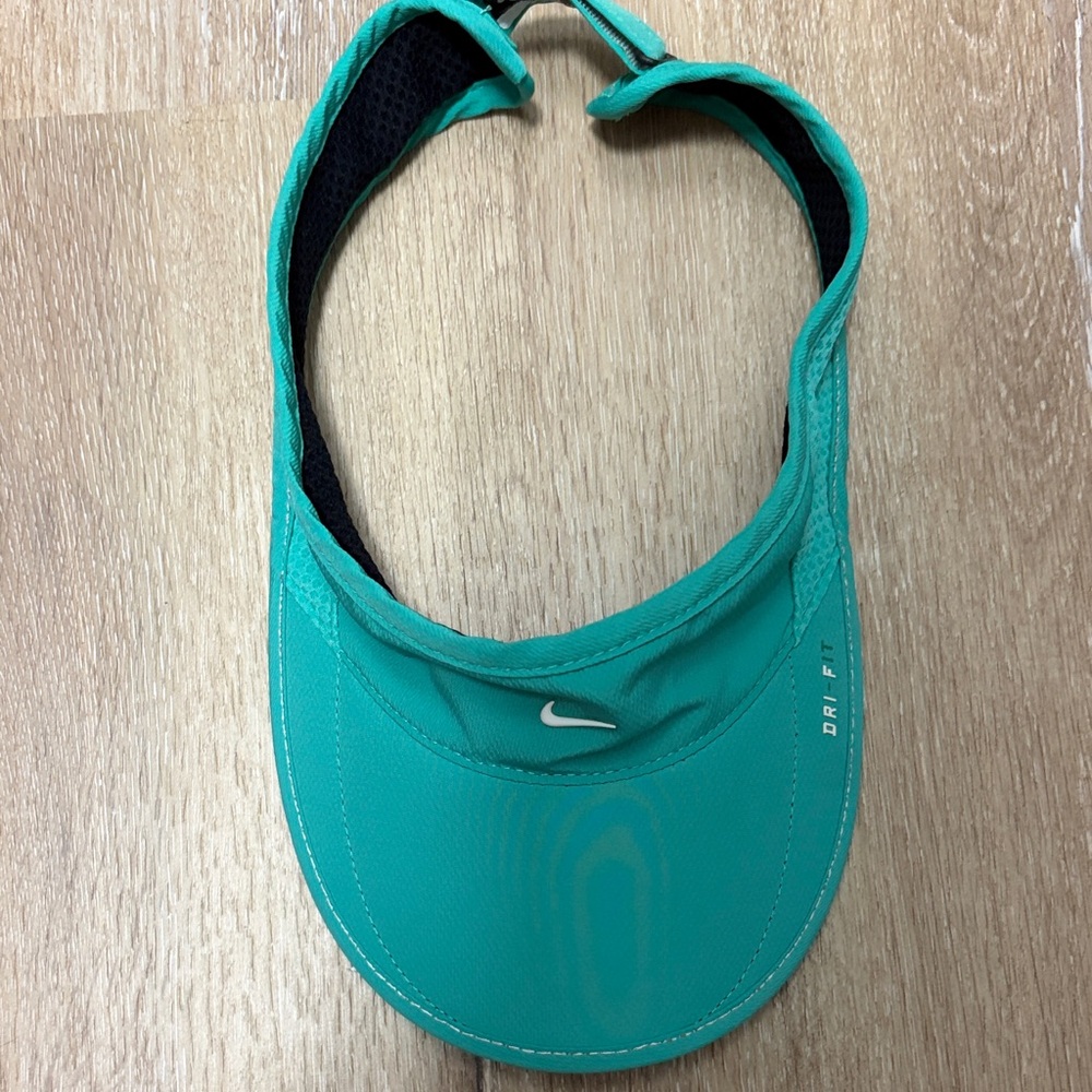 Nike Women's Aqua Dri-FIT Visor